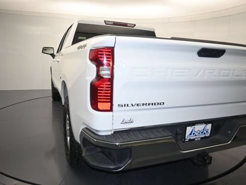 Certified 2025 Chevrolet Silverado 1500 LT AWD/4WD image 24