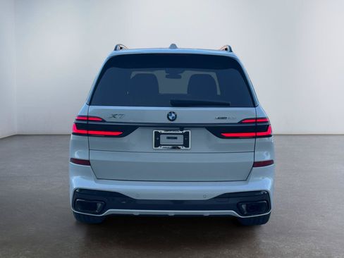 Used 2027 BMW X7 xDrive40i w/ M Sport Package AWD/4WD image 4