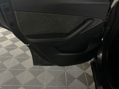 Used 2023 Tesla Model Y Performance image 24
