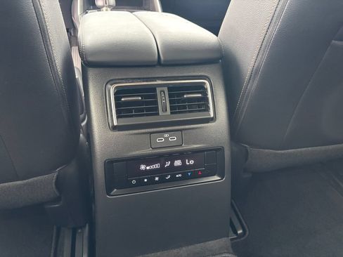 Used 2024 MAZDA CX-90 Plug-In Hybrid w/ Premium Pkg AWD/4WD image 39