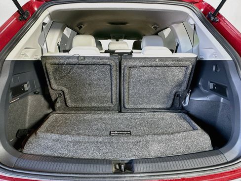 Used 2018 Volkswagen Tiguan SE w/ 3rd Row Seat Package AWD/4WD image 29