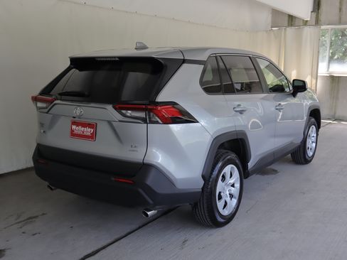 Used 2025 Toyota RAV4 LE AWD/4WD image 6
