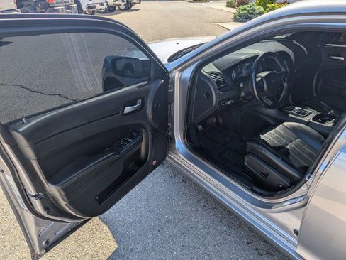 Used 2015 Chrysler 300 S w/ 300S Premium Group RWD image 8