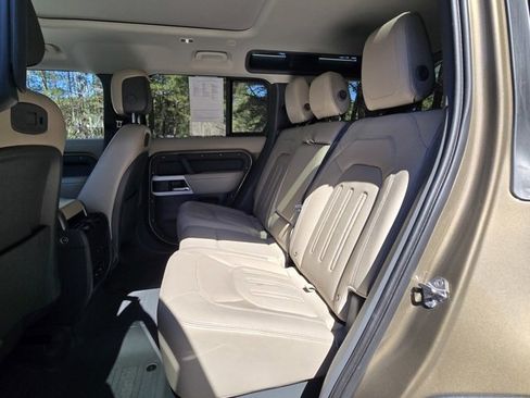 Used 2020 Land Rover Defender 110 HSE image 17