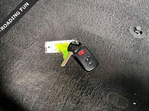 Used 2017 Toyota Tacoma TRD Sport image 11