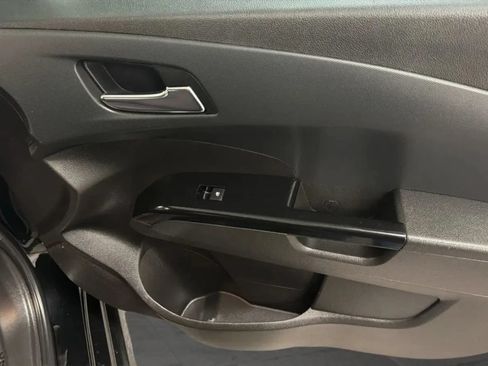 Used 2018 Chevrolet Sonic LT w/ Convenience Package FWD image 18
