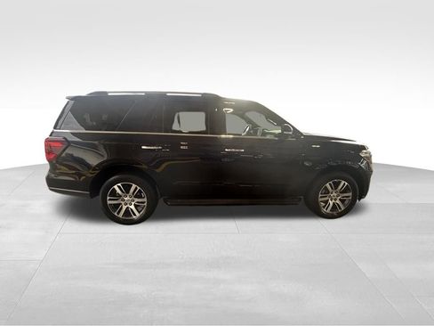 Used 2024 Ford Expedition Limited image 3
