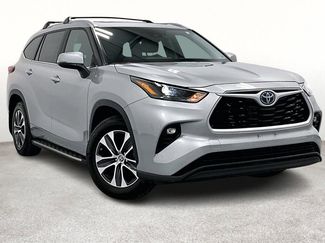 Used 2024 Toyota Highlander XLE video 1