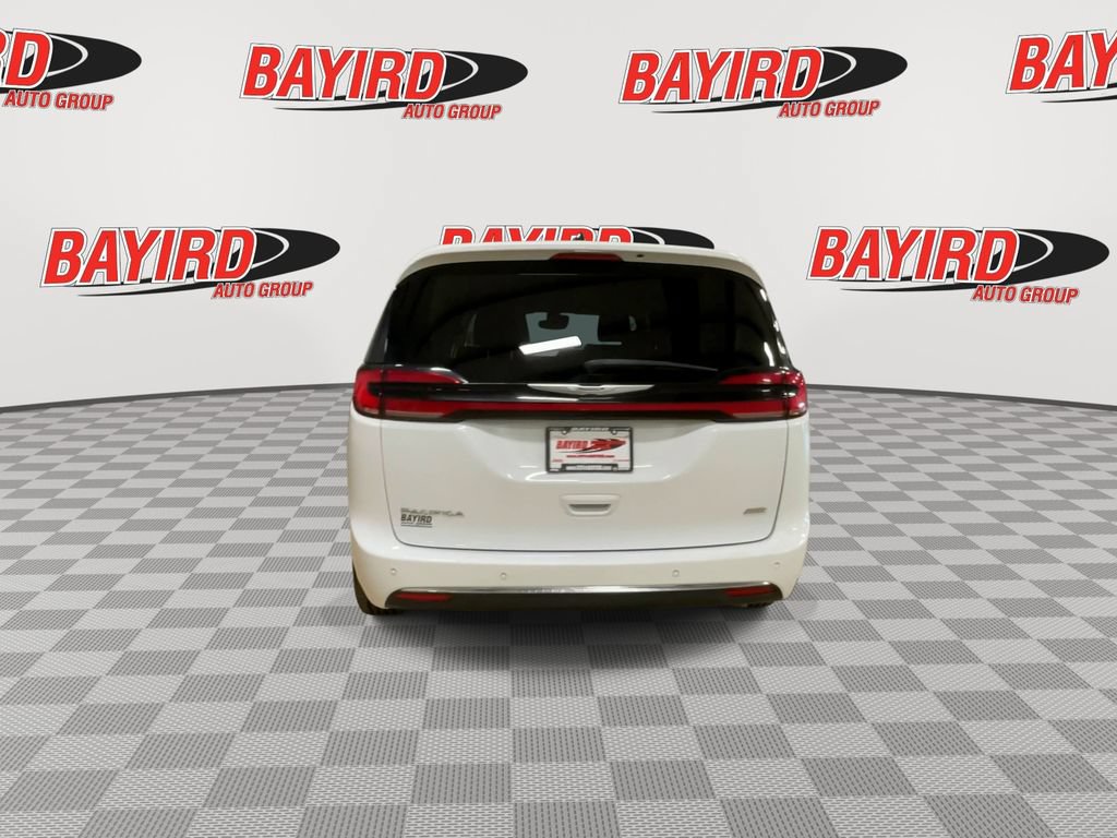 Used 2023 Chrysler Pacifica Touring-L AWD/4WD image 7