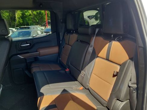 Used 2019 Chevrolet Silverado 1500 High Country w/ Technology Package AWD/4WD image 10