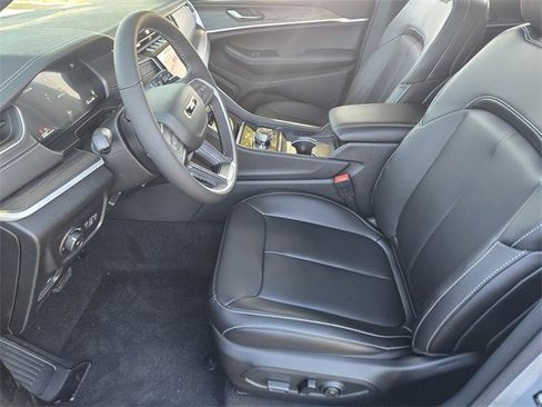 New 2025 Jeep Grand Cherokee Limited w/ Black Appearance Package image 9