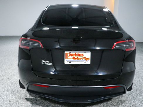 Used 2023 Tesla Model Y Long Range AWD/4WD image 8