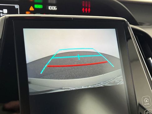 Used 2022 Toyota Prius Prime XLE image 22