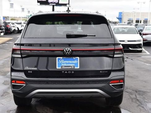 Used 2025 Volkswagen Taos SE AWD/4WD image 6