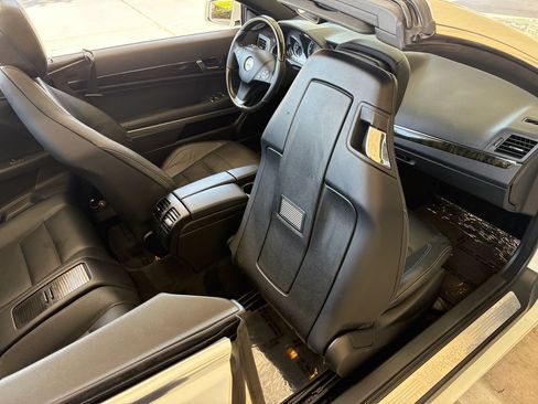 Used 2011 Mercedes-Benz E 350 Cabriolet image 29