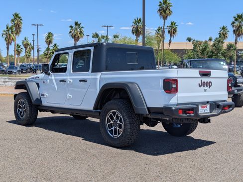New 2025 Jeep Gladiator Rubicon w/ Convenience Group image 4