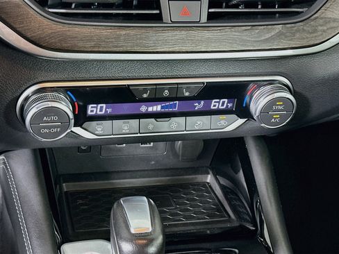 Used 2024 Nissan Altima 2.5 SL FWD image 24