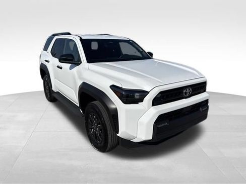 Used 2025 Toyota 4Runner SR5 AWD/4WD image 7
