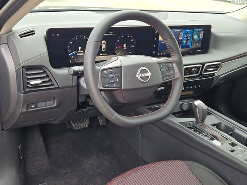 New 2026 Nissan Sentra SR w/ Floor Mat Package FWD image 19