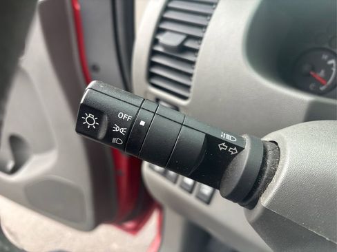 Used 2018 Nissan Frontier SV image 25