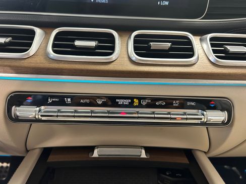 Used 2023 Mercedes-Benz GLS 450 4MATIC image 20
