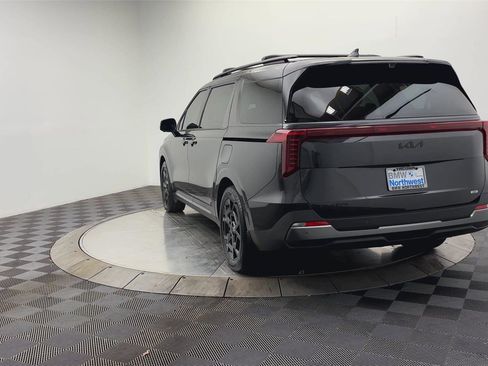 Used 2025 Kia Carnival SX Prestige image 13