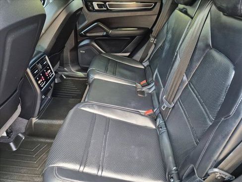 Used 2022 Porsche Cayenne GTS AWD/4WD image 19