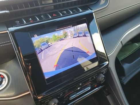 Certified 2024 Jeep Grand Cherokee Altitude image 20