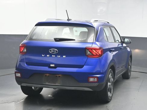 Used 2024 Hyundai Venue SEL FWD image 7