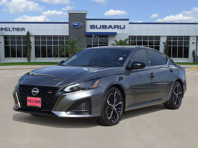 Used 2024 Nissan Altima 2.5 SR w/ SR Premium Package FWD image 3