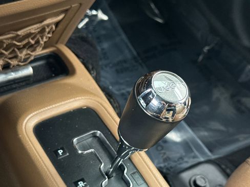 Used 2016 Jeep Wrangler Unlimited Sahara w/ Connectivity Group image 15