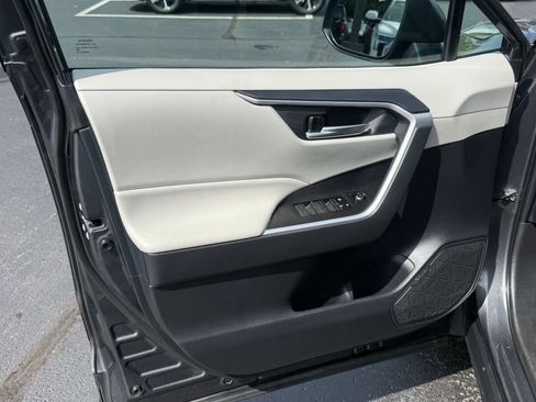 Certified 2025 Toyota RAV4 XLE w/ Convenience Package AWD/4WD image 12