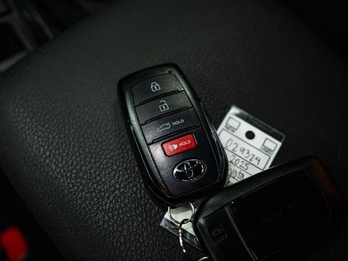 Used 2025 Toyota Camry SE image 23