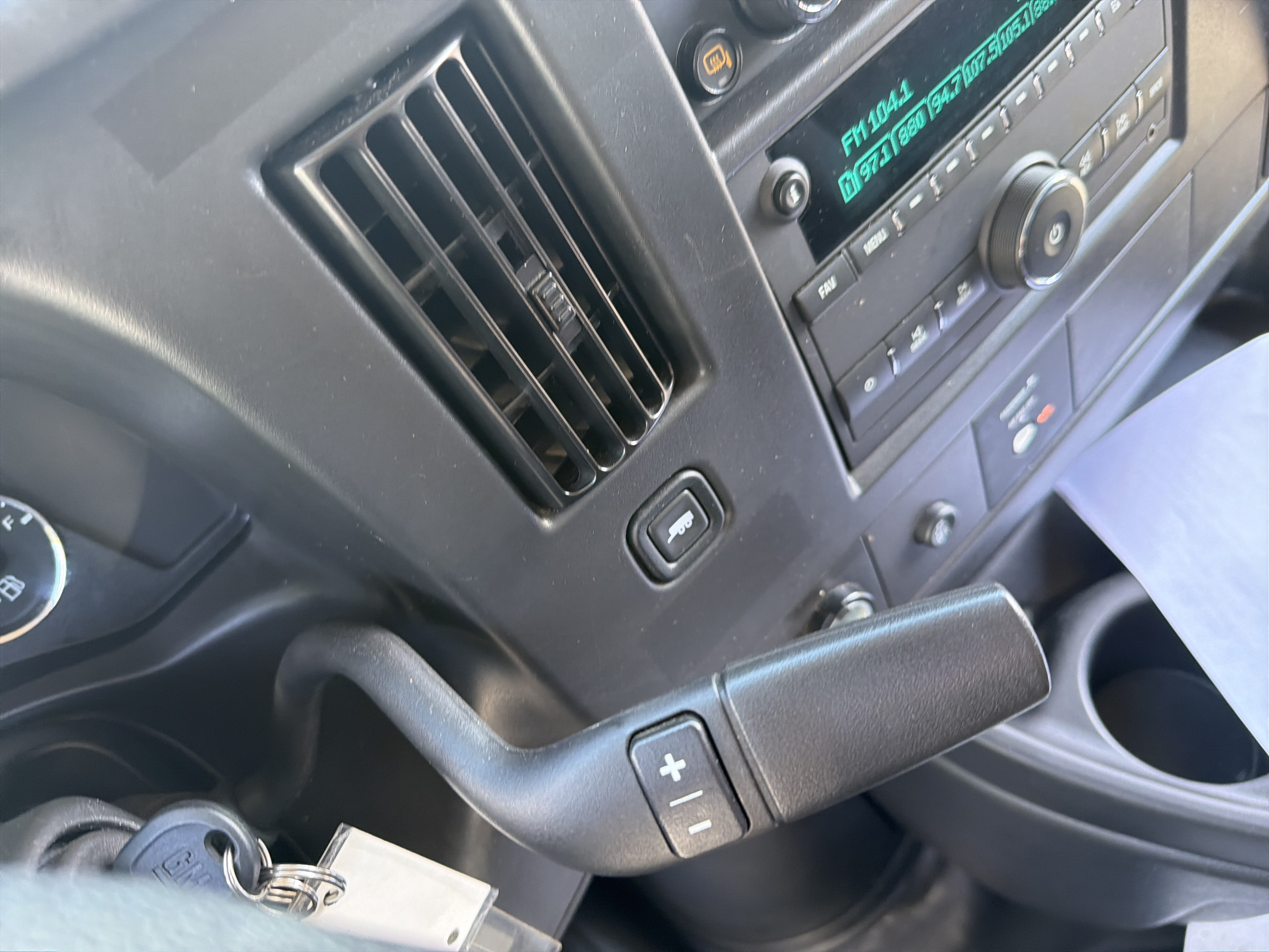 Used 2025 Chevrolet Express 2500 w/ Driver Convenience Package RWD image 25