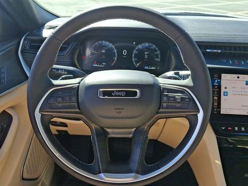 New 2026 Jeep Grand Cherokee L Limited AWD/4WD image 9