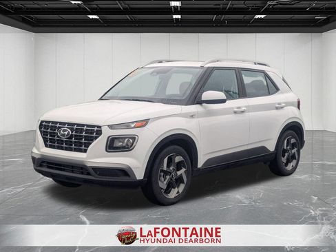 Used 2025 Hyundai Venue SEL FWD image 1