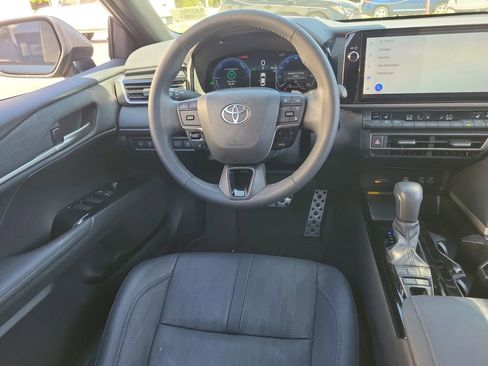 Used 2025 Toyota Camry XSE AWD/4WD image 10