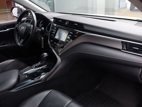 Used 2018 Toyota Camry SE FWD image 35