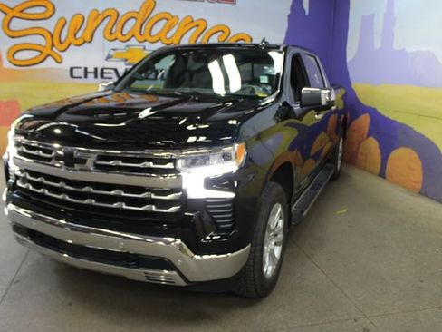 Used 2023 Chevrolet Silverado 1500 LTZ w/ LTZ Premium Package AWD/4WD image 4