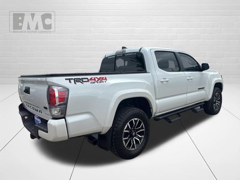 Used 2022 Toyota Tacoma TRD Sport w/ Black Out Package (TMS) AWD/4WD image 3