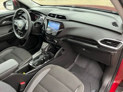 Used 2023 Chevrolet TrailBlazer LT w/ Convenience Package image 9
