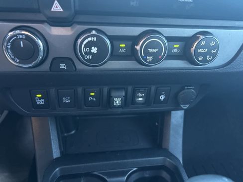 Used 2019 Toyota Tacoma TRD Off-Road image 42