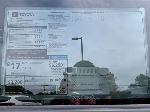 Used 2024 Toyota 4Runner SR5 Premium image 17