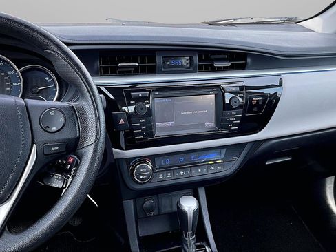 Used 2015 Toyota Corolla LE FWD image 6