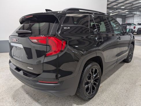 Used 2020 GMC Terrain SLE w/ Driver Convenience Package AWD/4WD image 3