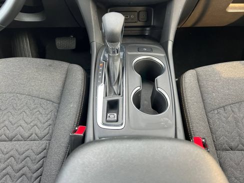 Used 2024 Chevrolet Equinox LT FWD image 11