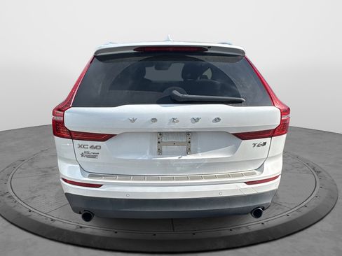 Used 2018 Volvo XC60 T6 Momentum w/ Vision Package image 8