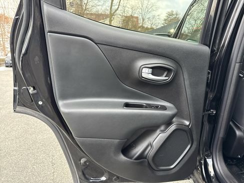 Used 2019 Jeep Renegade Trailhawk image 26