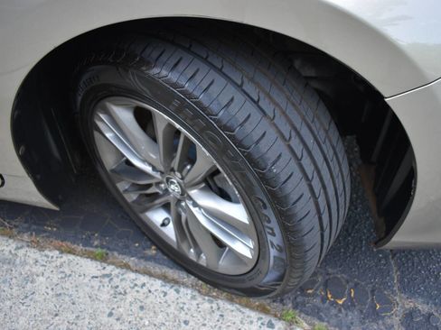 Used 2015 Toyota Camry SE FWD image 41