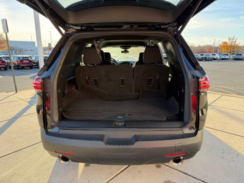 Used 2023 Chevrolet Traverse LT image 29